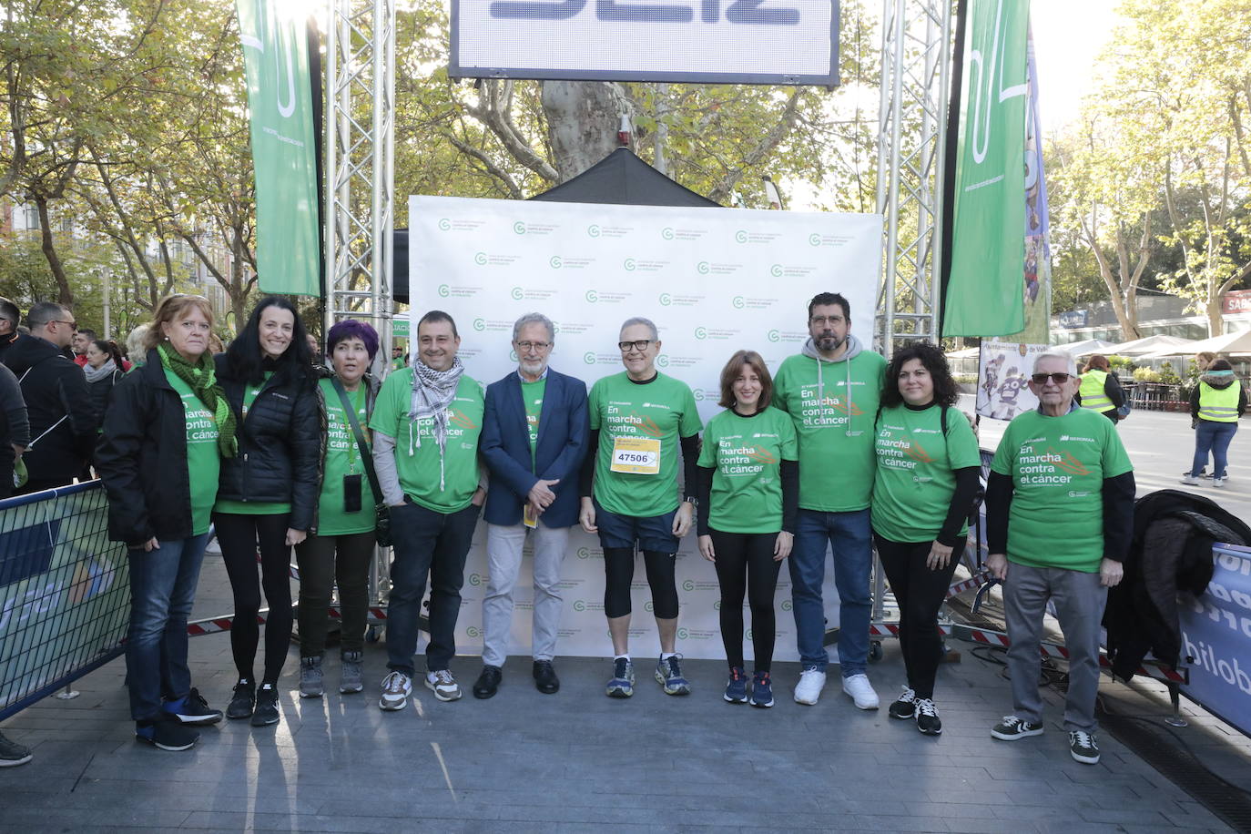 Fotos: La marcha contra el cáncer llena Valladolid de verde