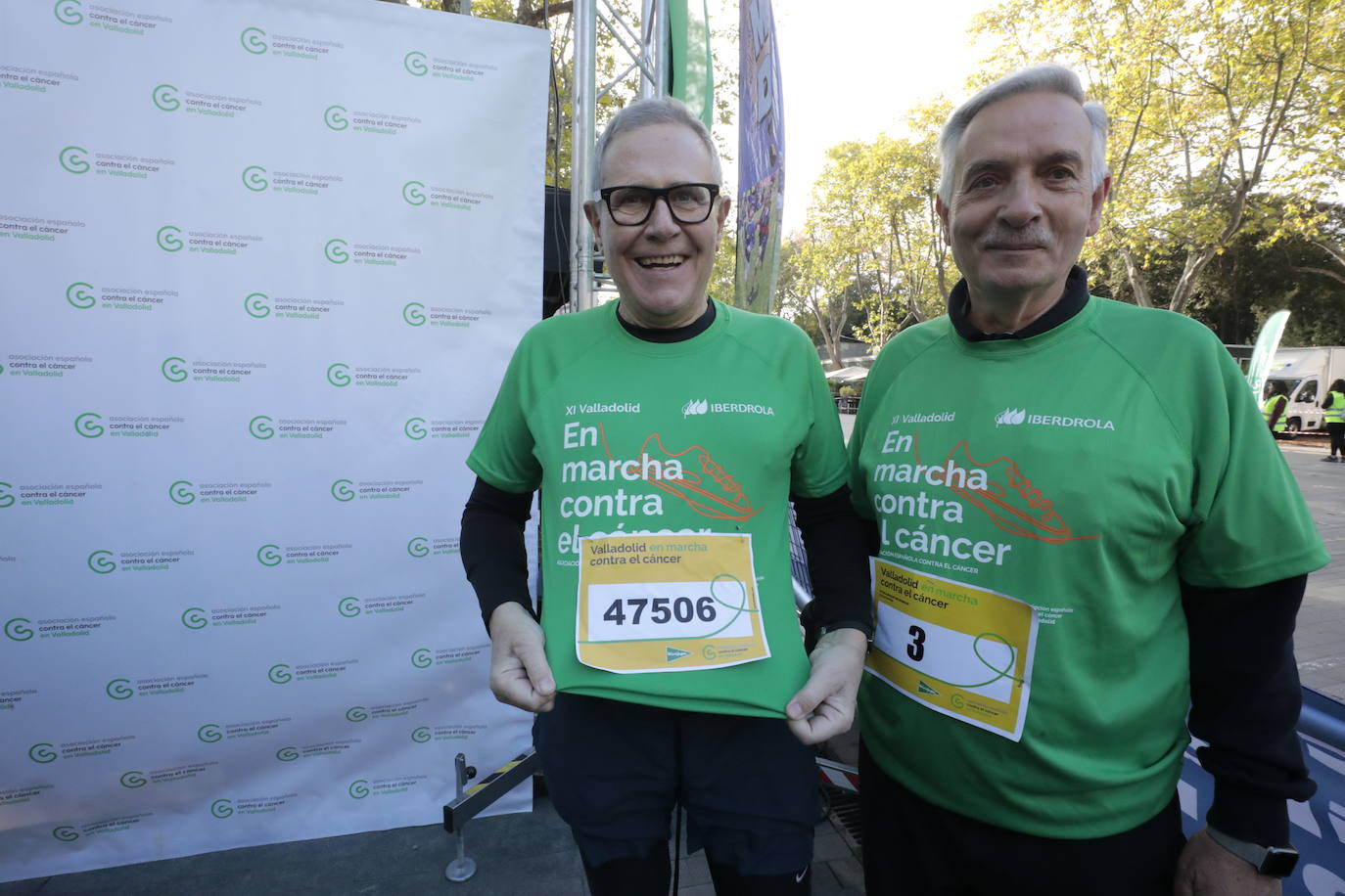 Fotos: La marcha contra el cáncer llena Valladolid de verde