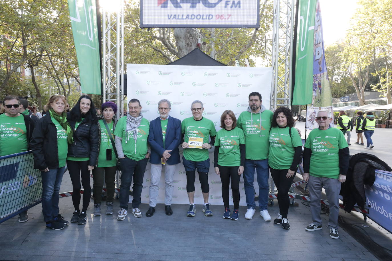 Fotos: La marcha contra el cáncer llena Valladolid de verde