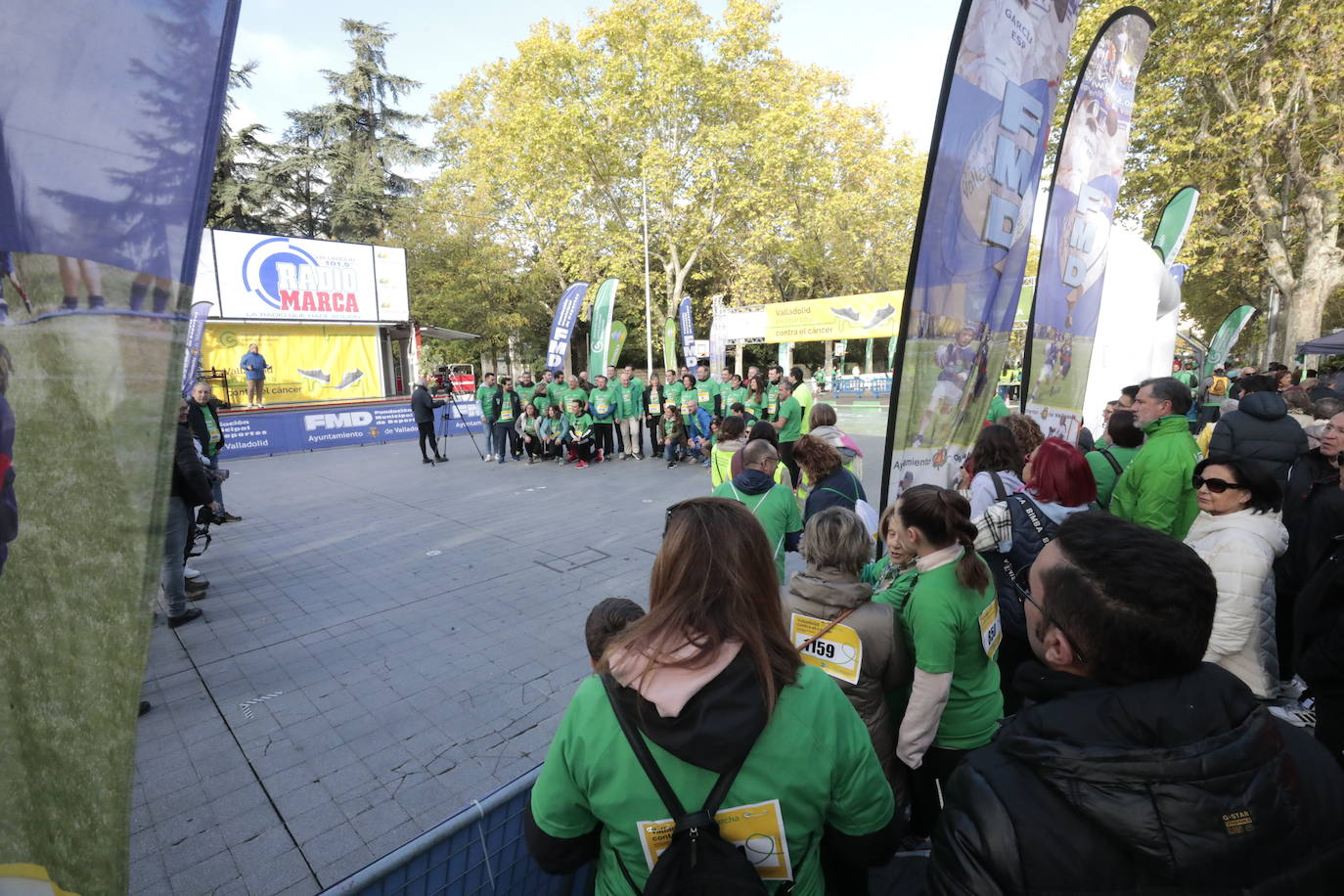 Fotos: La marcha contra el cáncer llena Valladolid de verde