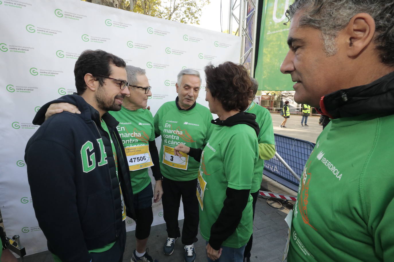 Fotos: La marcha contra el cáncer llena Valladolid de verde