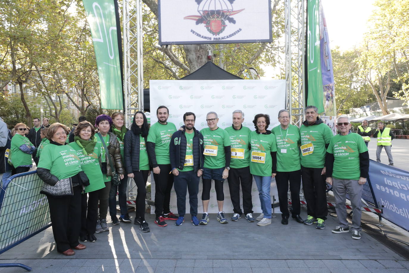 Fotos: La marcha contra el cáncer llena Valladolid de verde