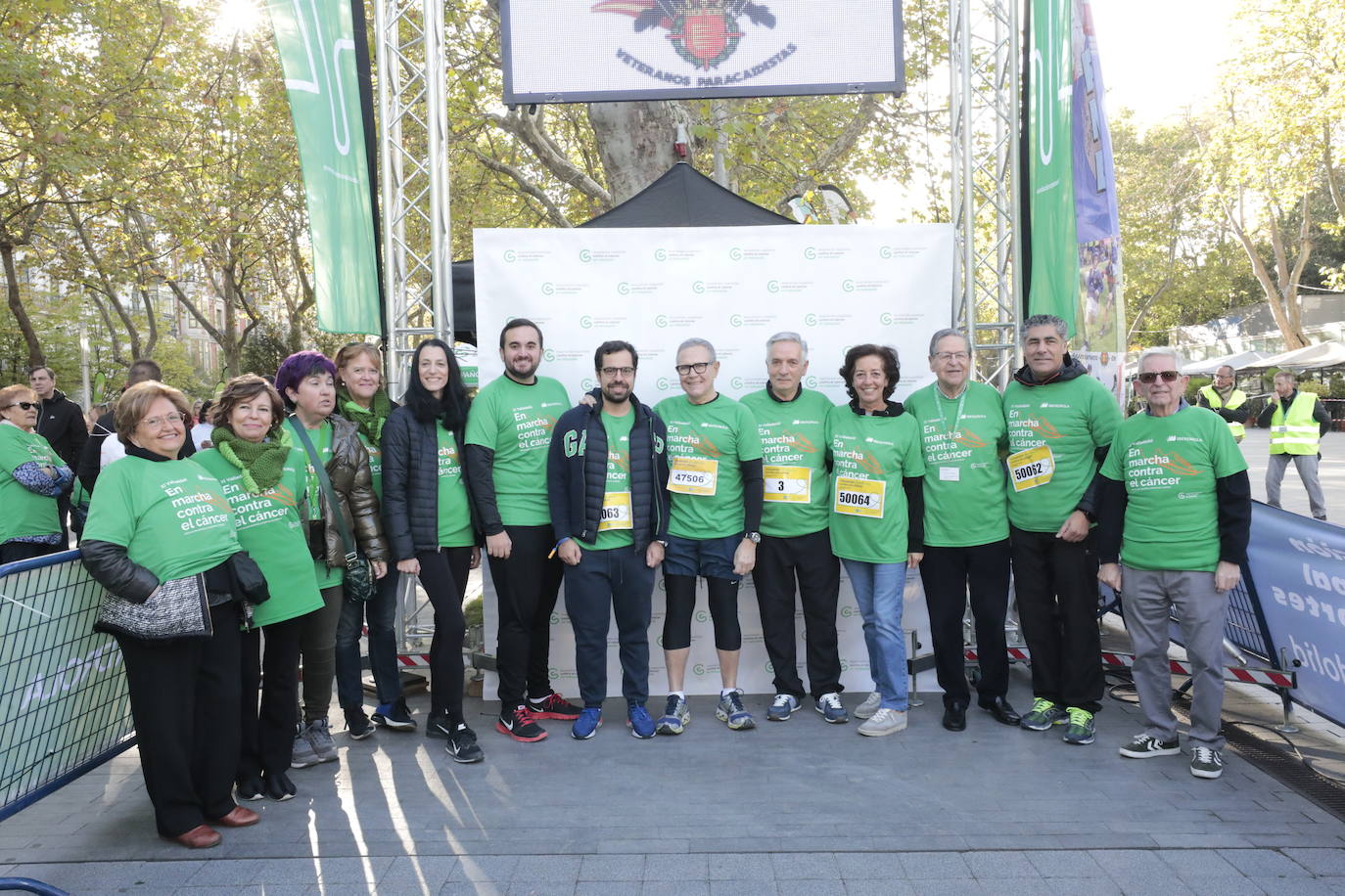 Fotos: La marcha contra el cáncer llena Valladolid de verde