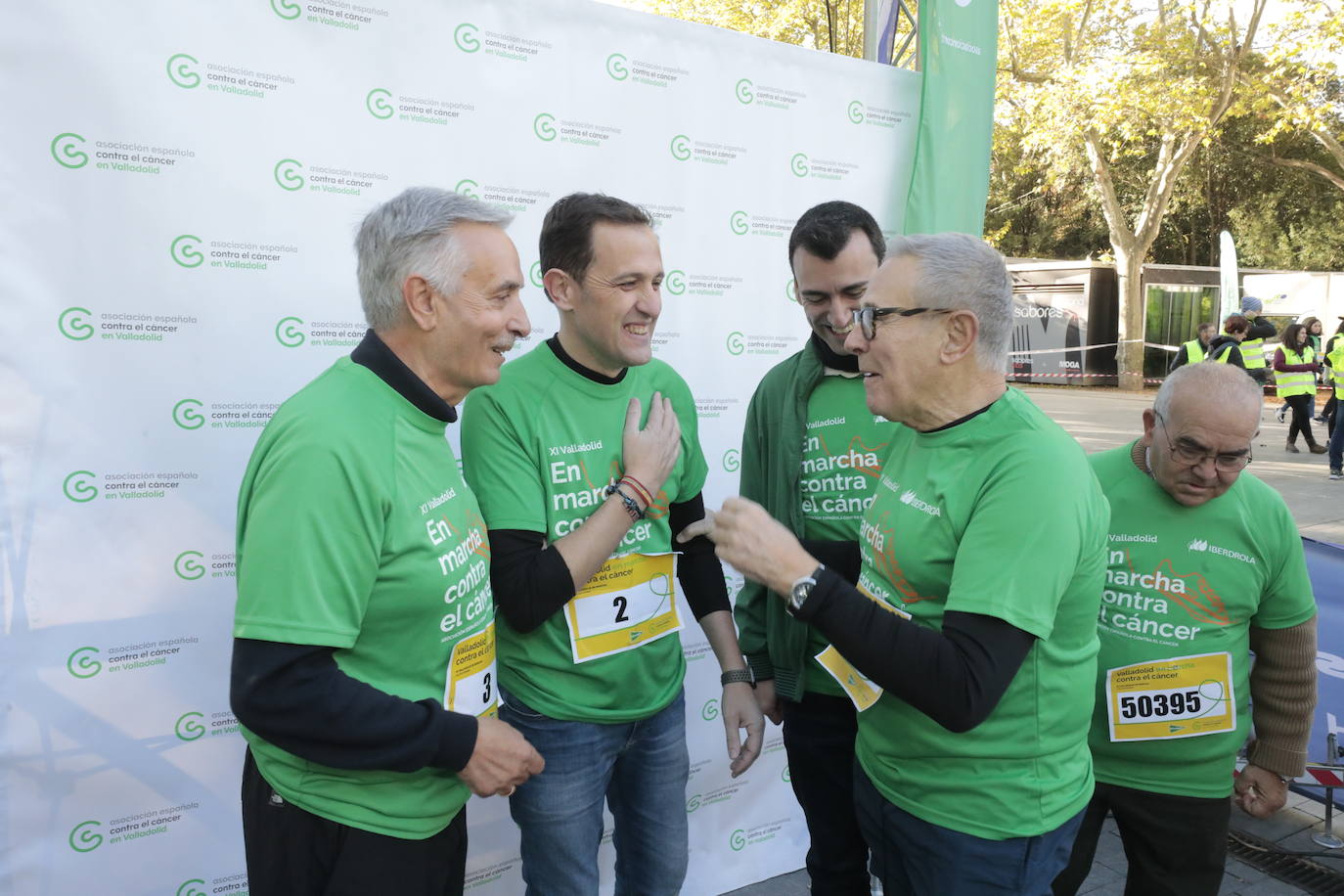 Fotos: La marcha contra el cáncer llena Valladolid de verde