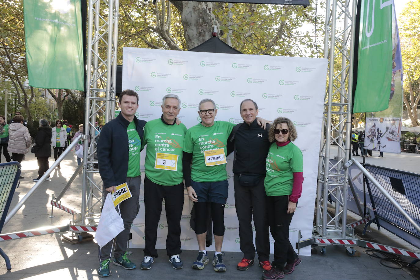 Fotos: La marcha contra el cáncer llena Valladolid de verde