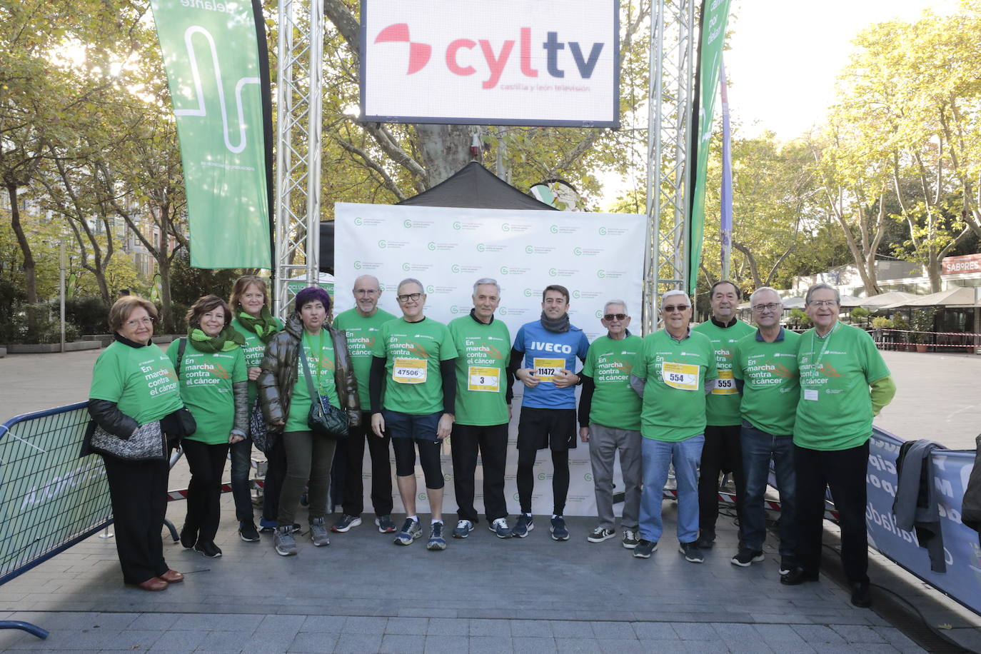 Fotos: La marcha contra el cáncer llena Valladolid de verde