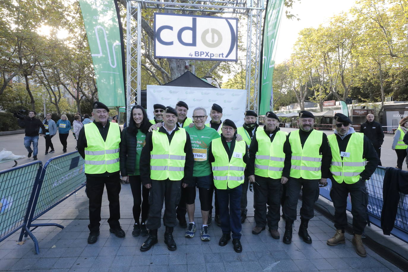 Fotos: La marcha contra el cáncer llena Valladolid de verde