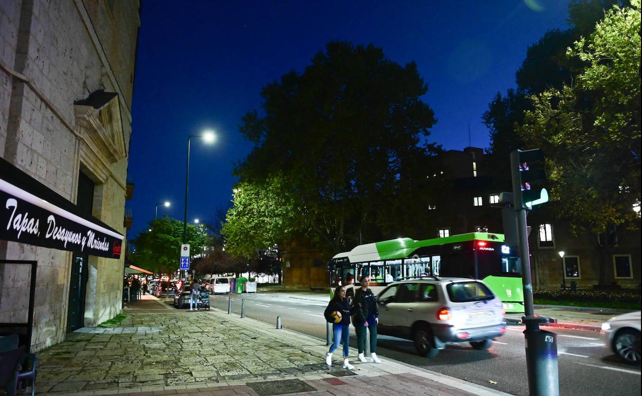 Esquina de Madre de Dios con Real de Burgos, a escasos metros del Clínico.