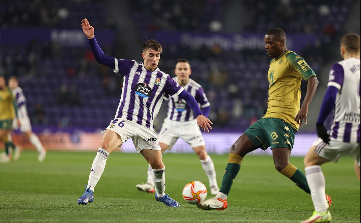 Iván Fresneda, durante un partido ante el Betis.