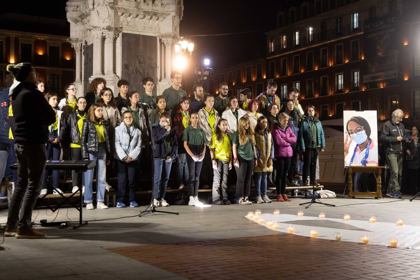 Fotos: Homenaje a Teresa Rodríguez, la enfermera vallisoletana asesinada en Bruselas