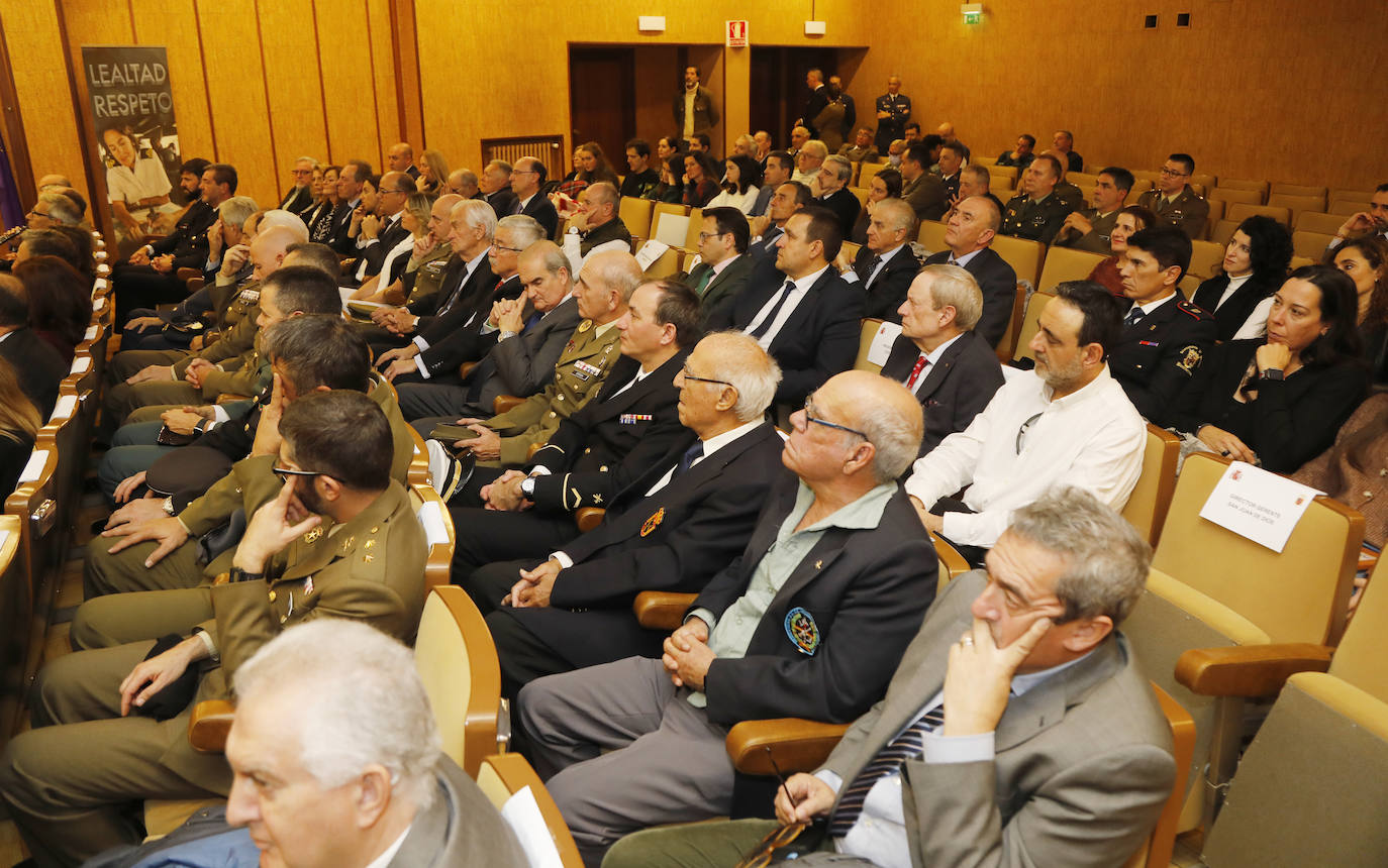 Fotos: Premios y condecoraciones de la Subdelegación de Defensa en Palencia