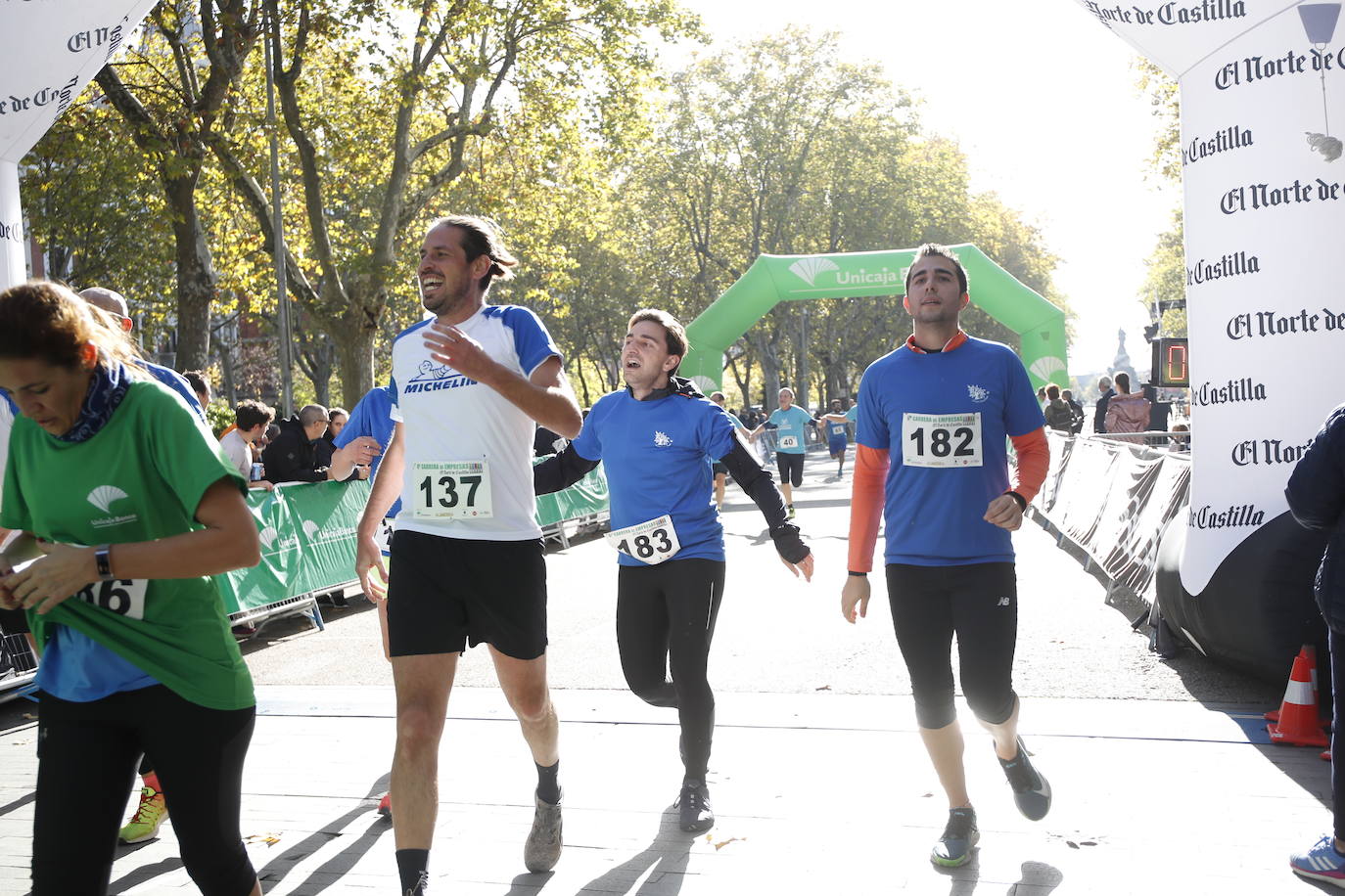 Fotos: Equipos participantes en la VI Carrera de Empresas