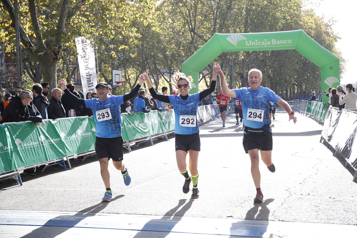 Fotos: Equipos participantes en la VI Carrera de Empresas (2/5)