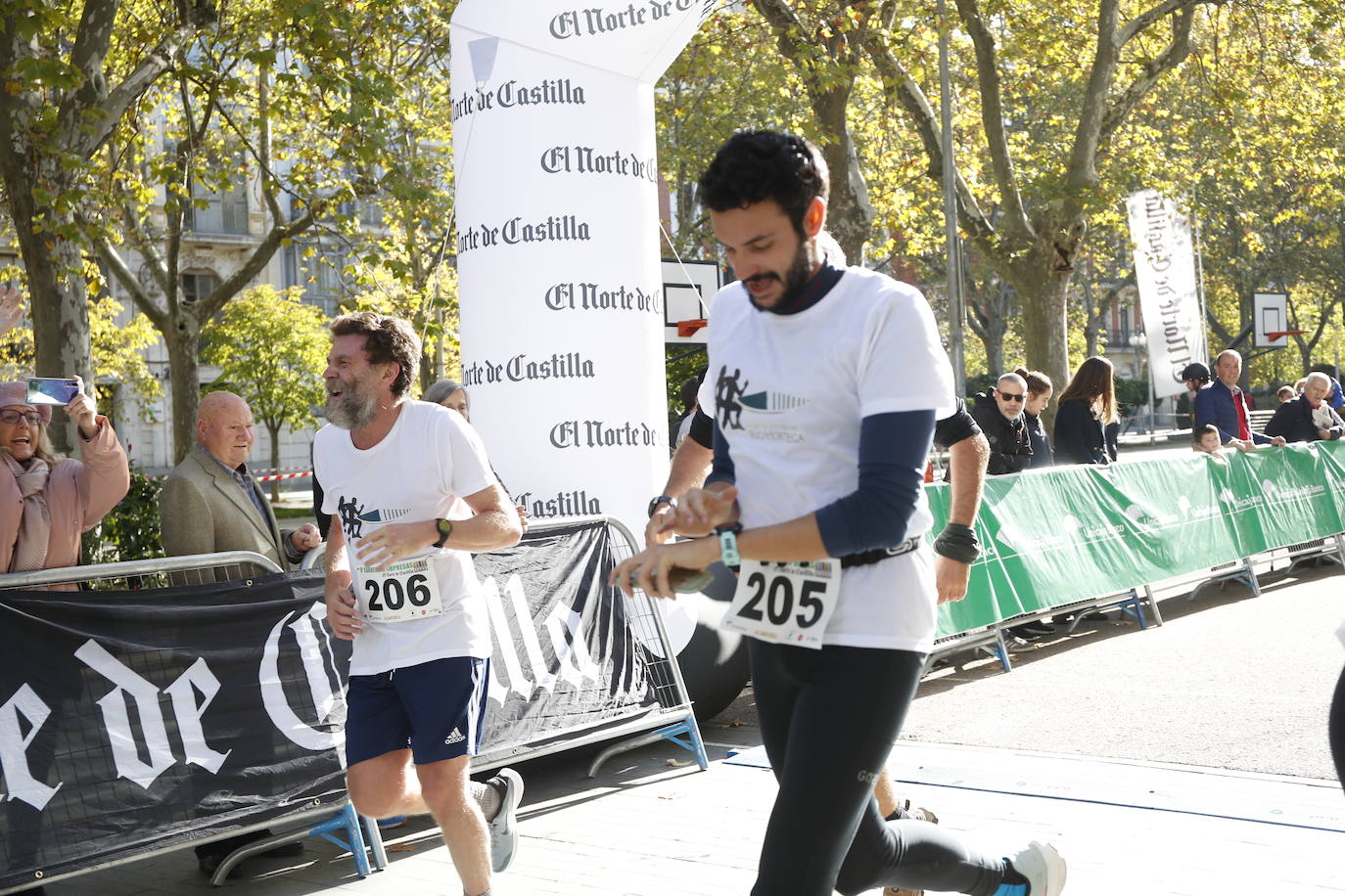 Fotos: Equipos participantes en la VI Carrera de Empresas (2/5)