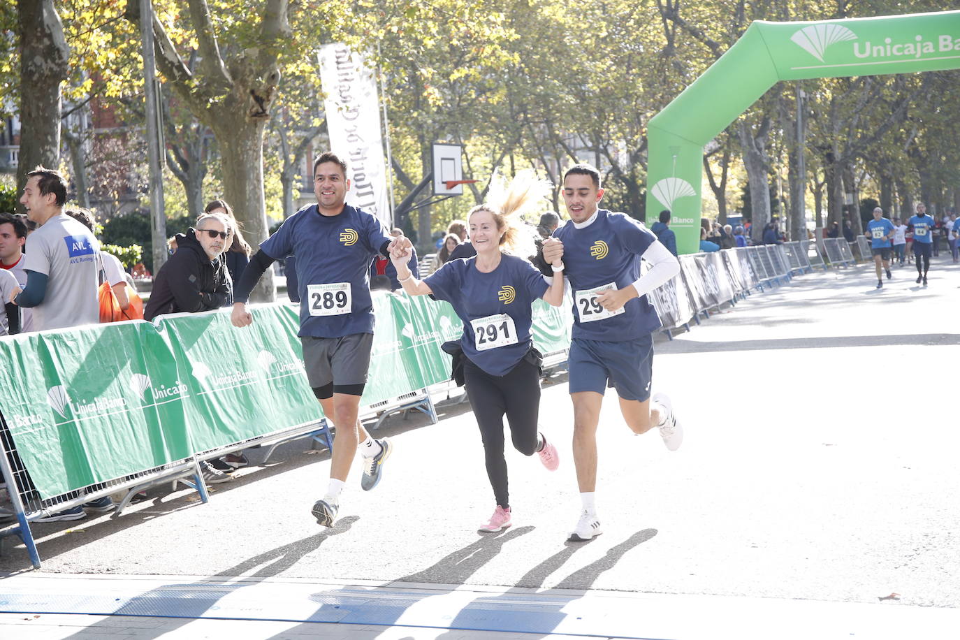 Fotos: Equipos participantes en la VI Carrera de Empresas (2/5)