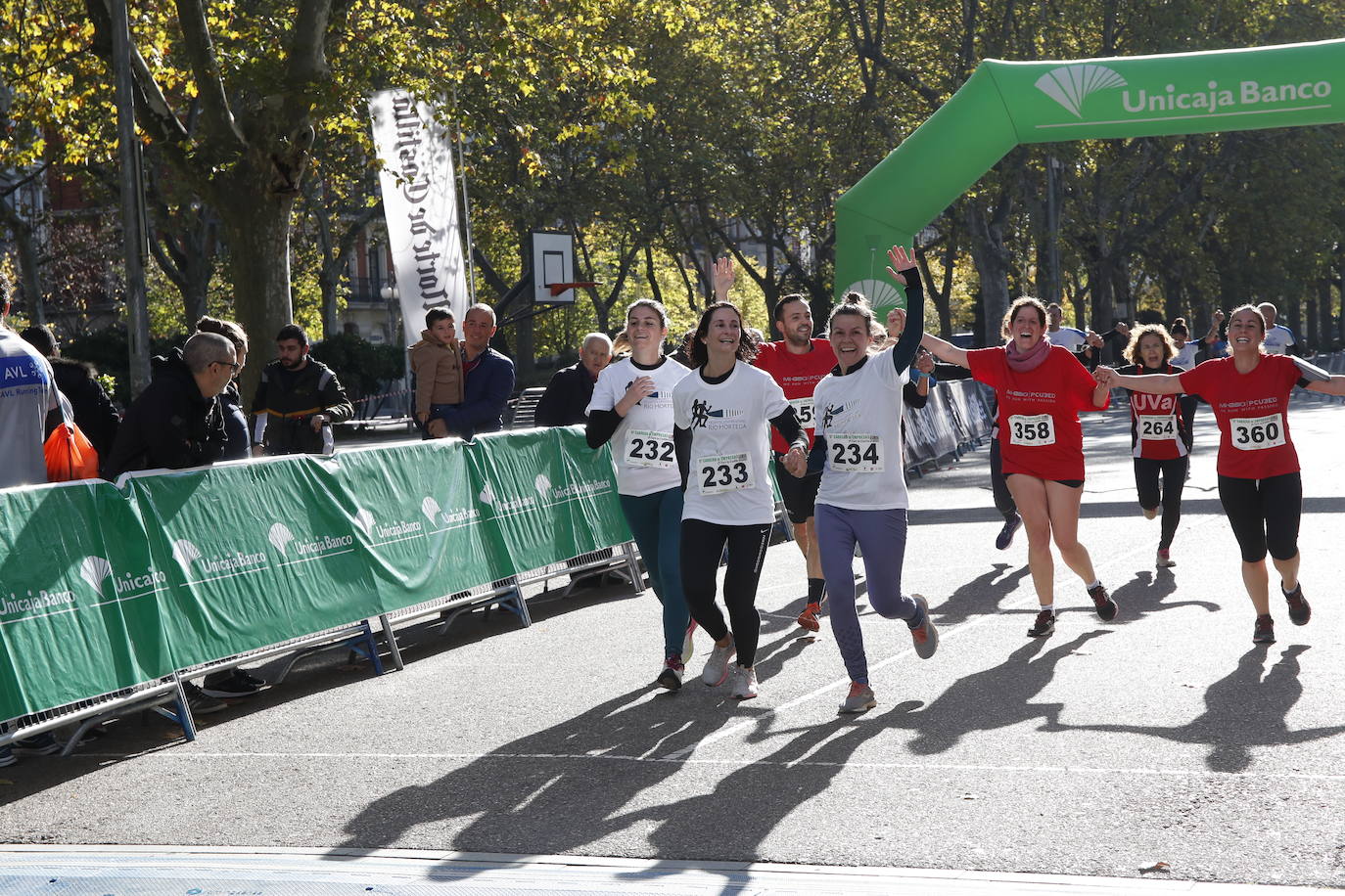 Fotos: Equipos participantes en la VI Carrera de Empresas (2/5)