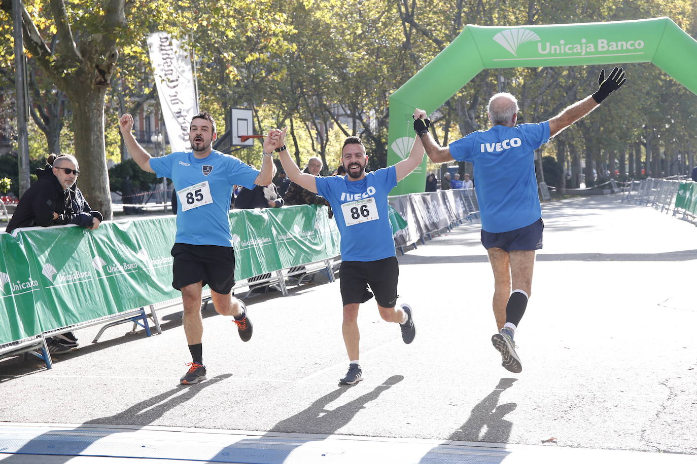 Fotos: Equipos participantes en la VI Carrera de Empresas (2/5)