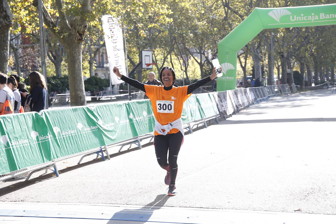 Fotos: Equipos participantes en la VI Carrera de Empresas (2/5)