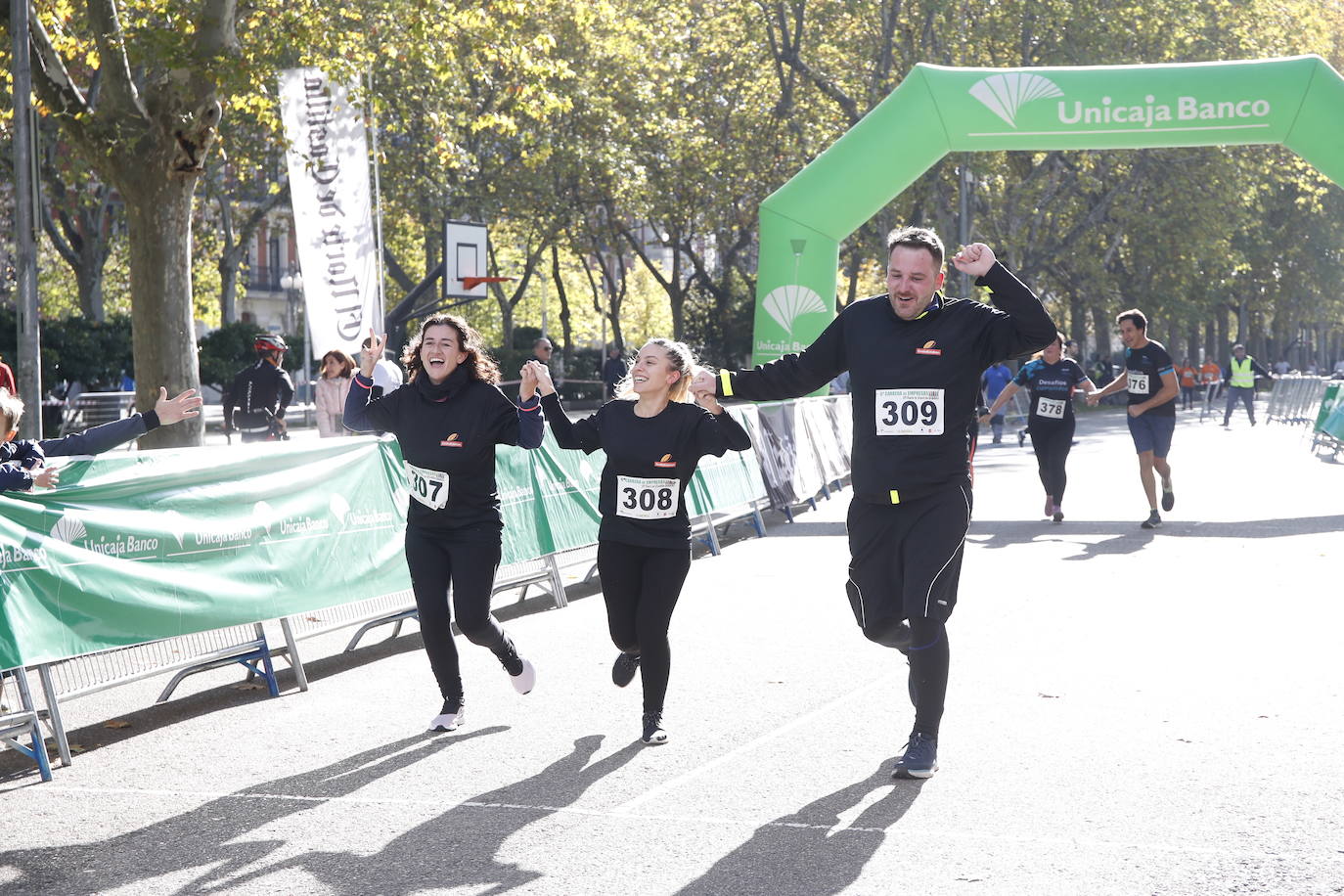 Fotos: Equipos participantes en la VI Carrera de Empresas (3/5)