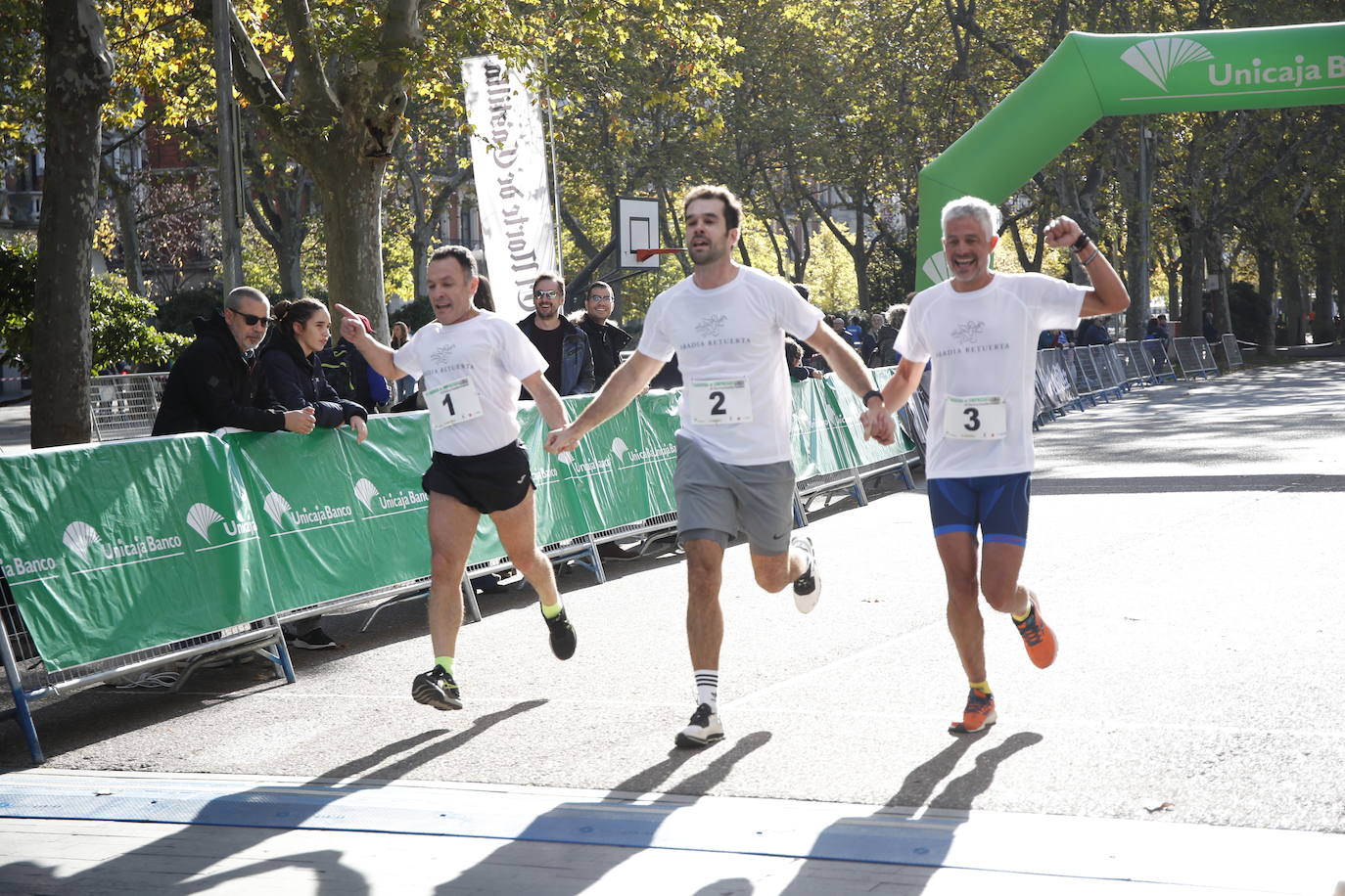 Fotos: Equipos participantes en la VI Carrera de Empresas (4/5)