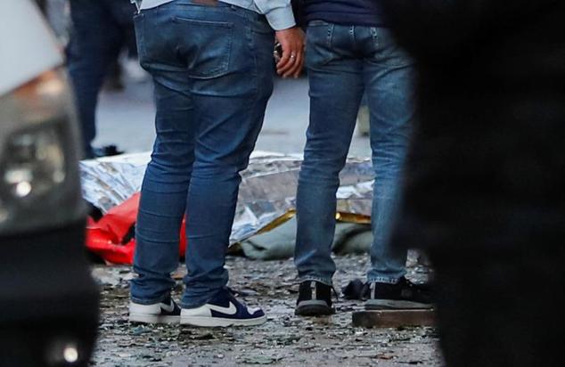 Fotos: Varios muertos y heridos por una fuerte explosión en una calle comercial turca