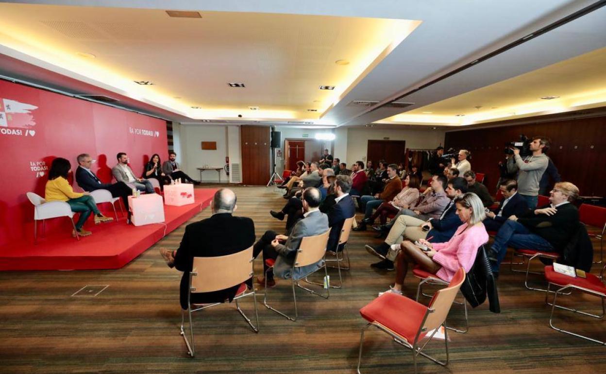 Reunión de la Ejecutiva del PSOE con los alcaldes de las grandes ciudades. 