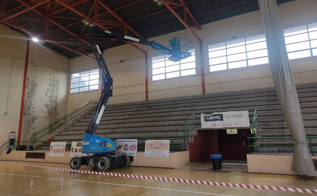 Inicio de los trabajos en el polideportivo de Santa Clara. 