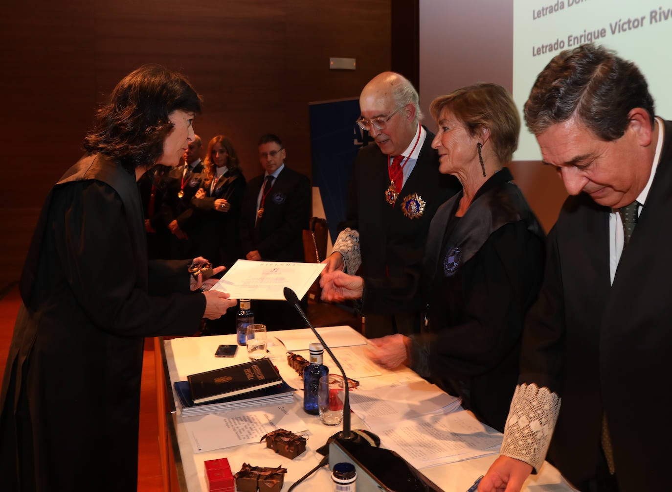 El salón de actos de Unicaja acogió la celebración de los letrados después del parón por la pandemia