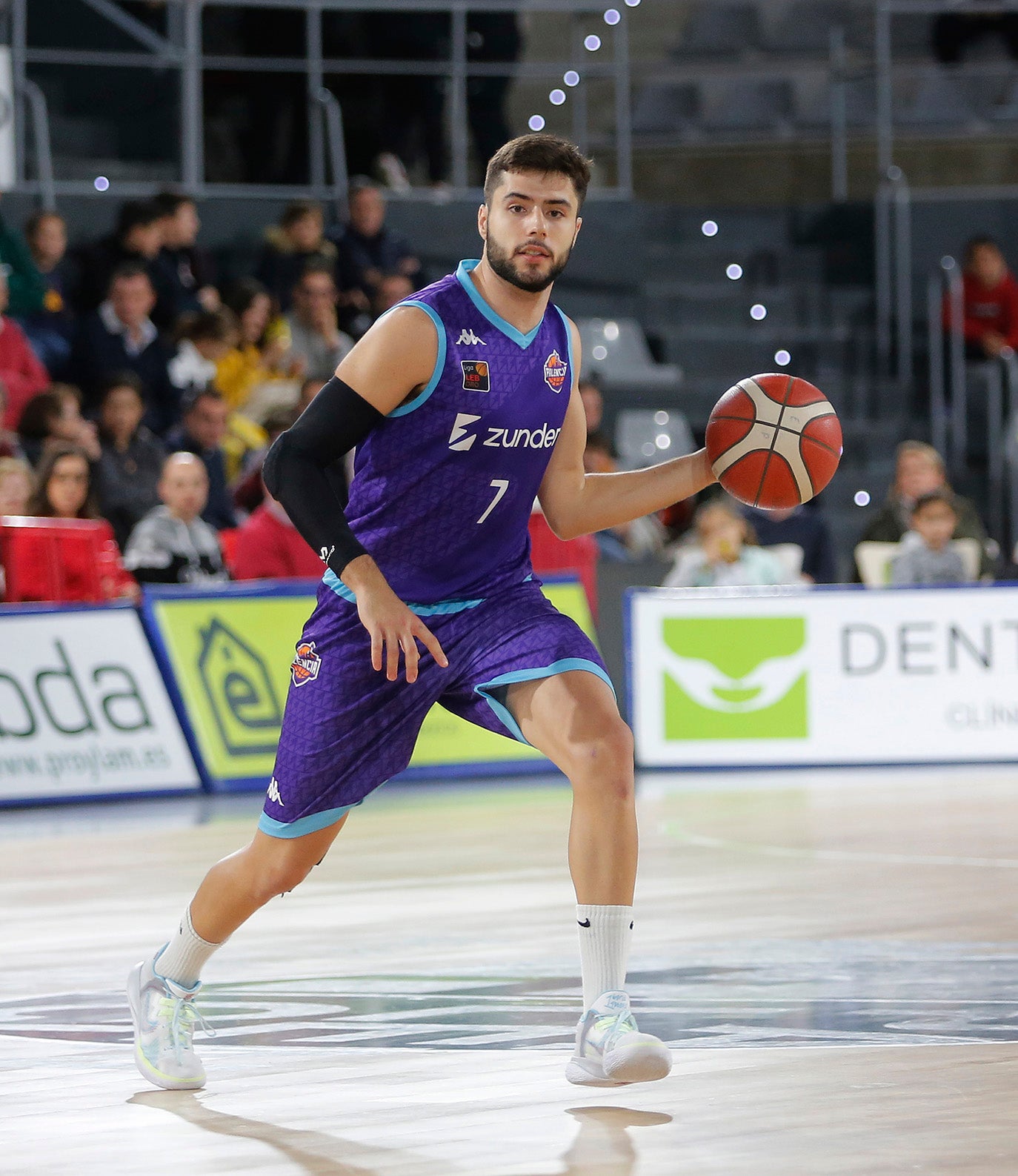 Zunder Palencia Baloncesto 77 - 63 TAU Castelló