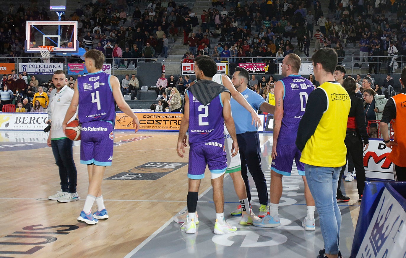 Zunder Palencia Baloncesto 77 - 63 TAU Castelló