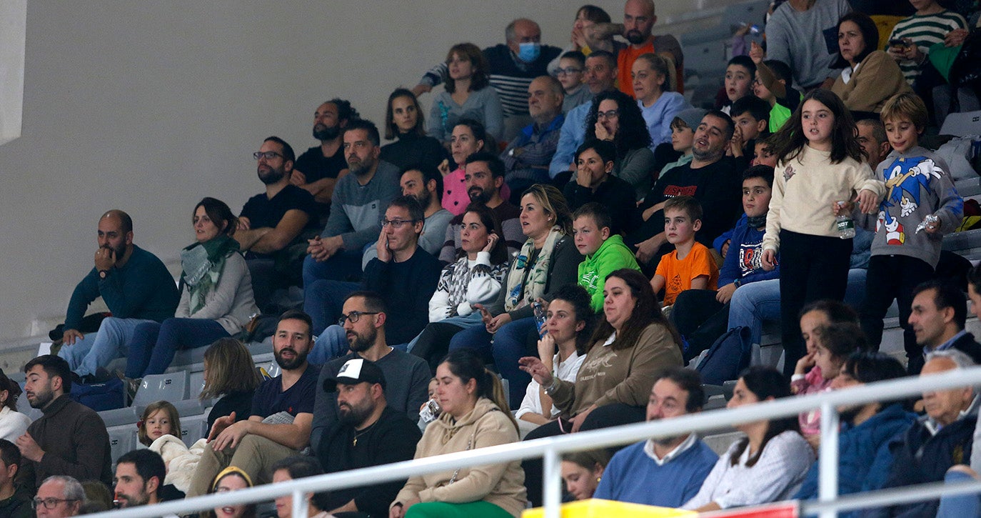 Zunder Palencia Baloncesto 77 - 63 TAU Castelló