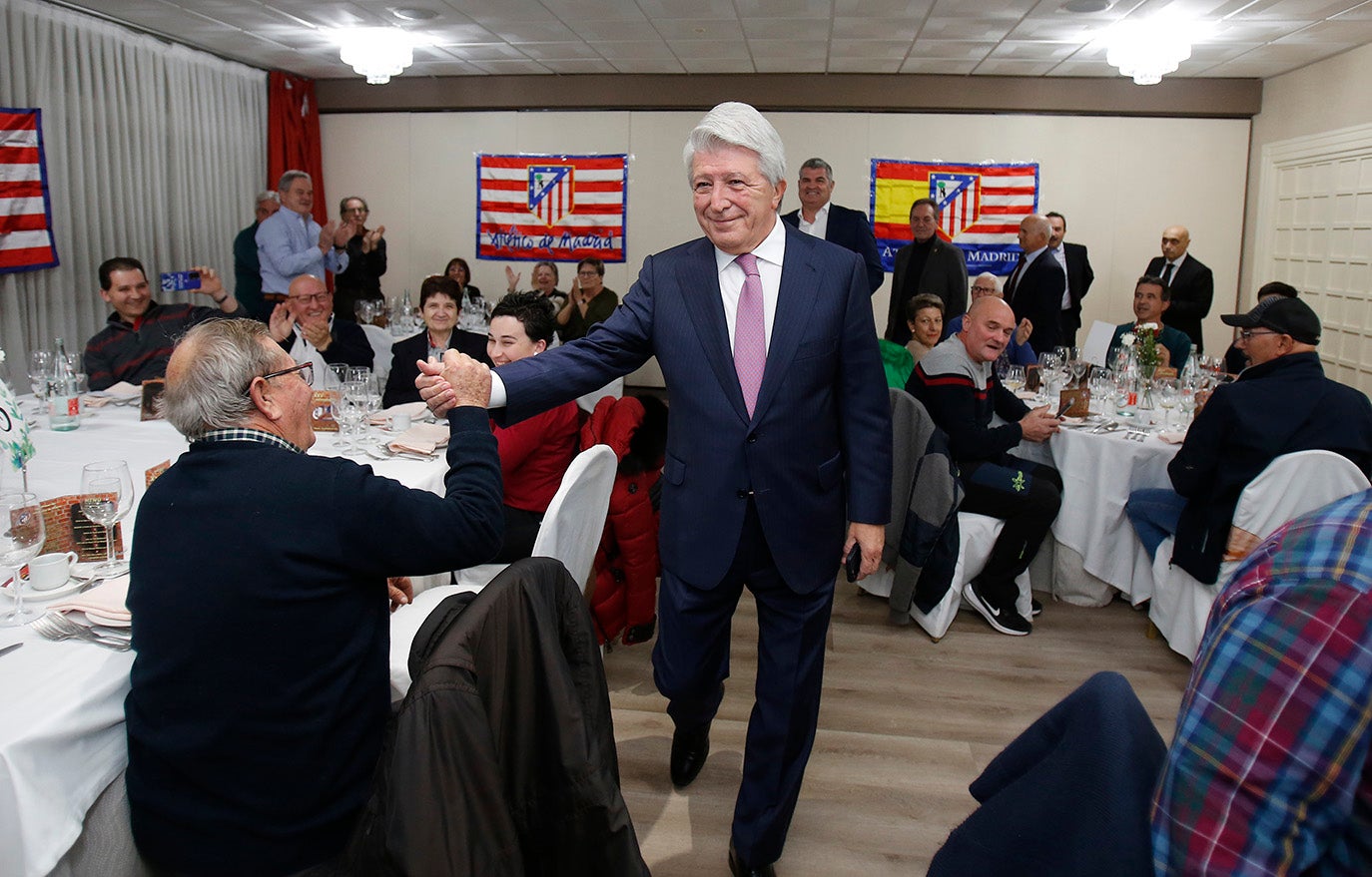 Enrique Cerezo, visita a la peña atlética de Palencia