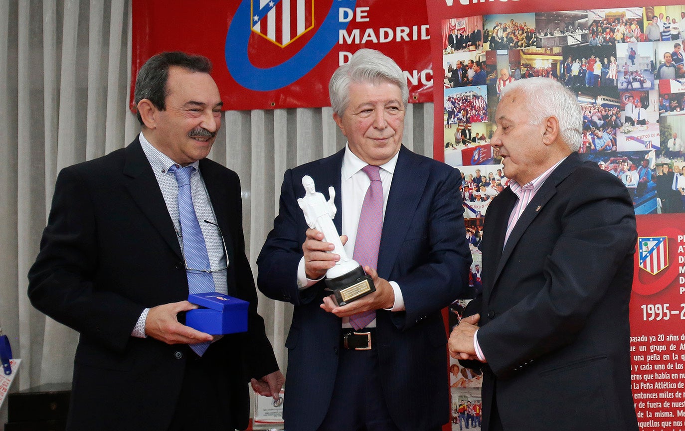 Enrique Cerezo, visita a la peña atlética de Palencia