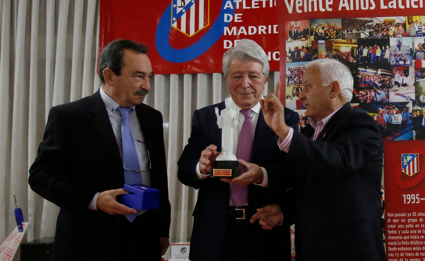 Enrique Cerezo, visita a la peña atlética de Palencia