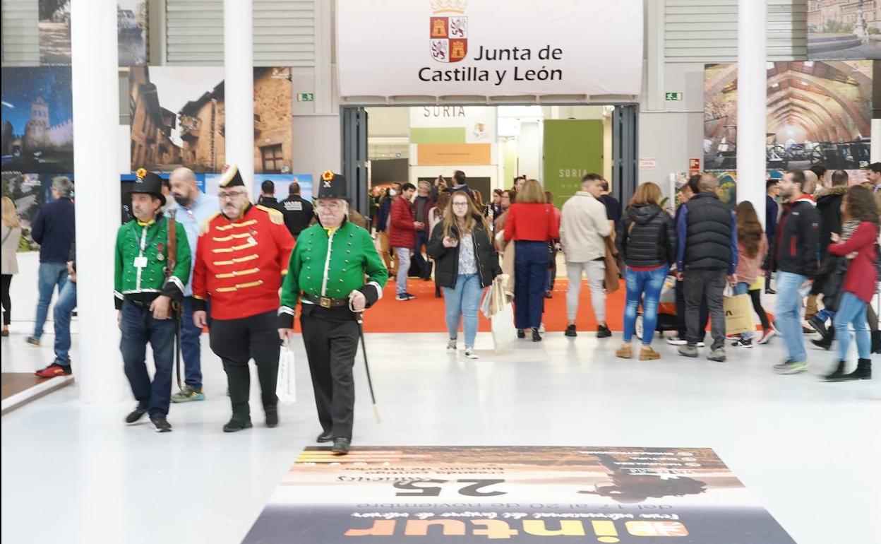 Acceso al pabellón de la feria de Valladolid que ha acogido Intur. 