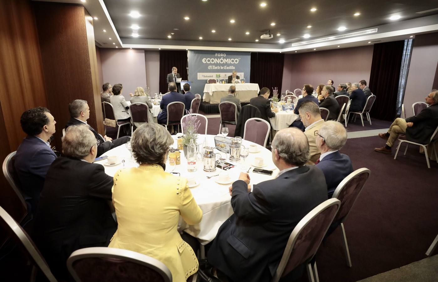 Fotos: Ignacio Marco-Gardoqui, en el Foro Económico de El Norte