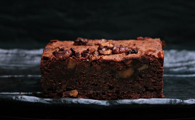 Brownie con crema de chocolate y avellanas