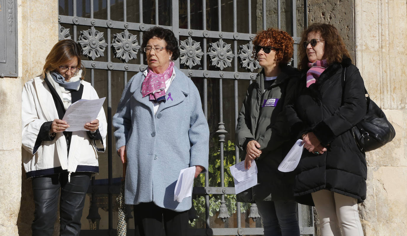 Sindicatos e instituciones salen a la calle para clamar contra la lacra de la violencia de género