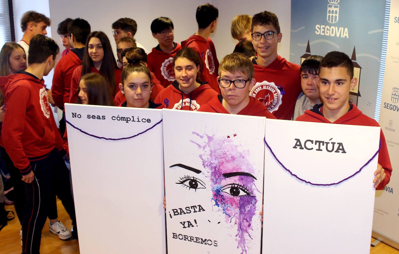 Alumnos del Cooperativa Alcázar, en el acto del Ayuntamiento.