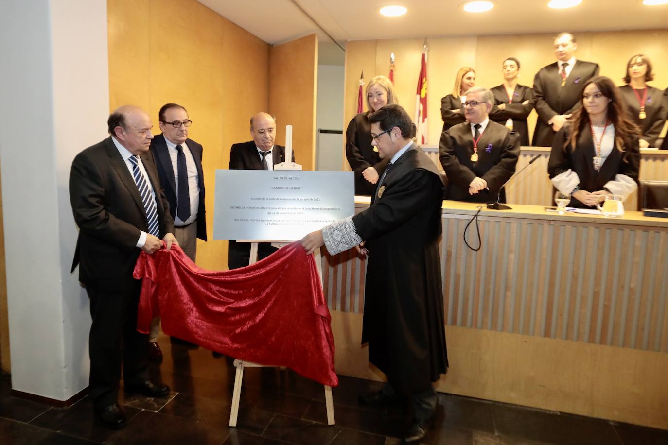 Fotos: El Colegio de Abogados de Valladolid entrega sus insignias