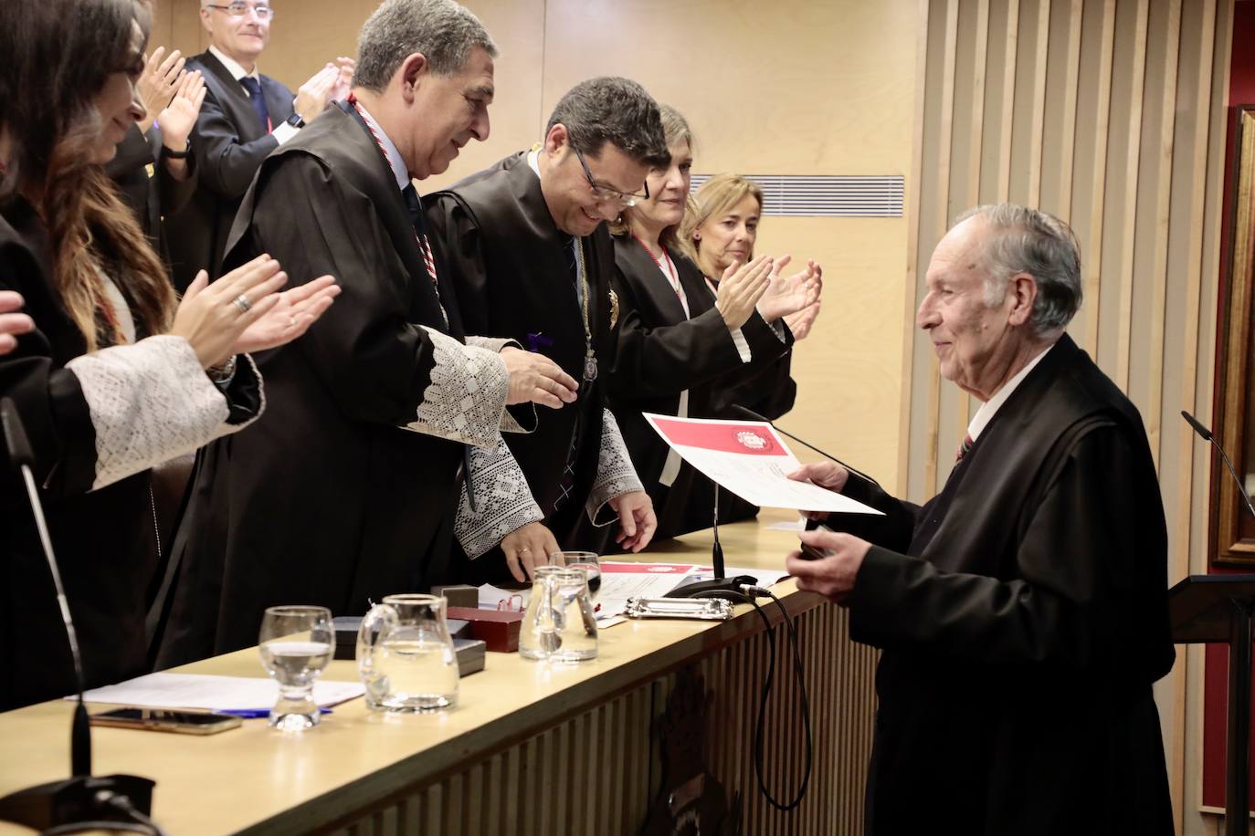 Fotos: El Colegio de Abogados de Valladolid entrega sus insignias