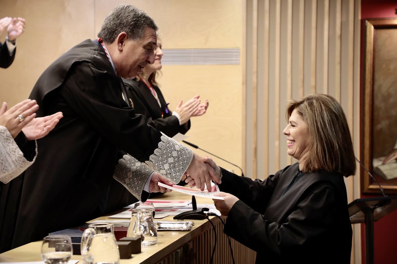 Fotos: El Colegio de Abogados de Valladolid entrega sus insignias