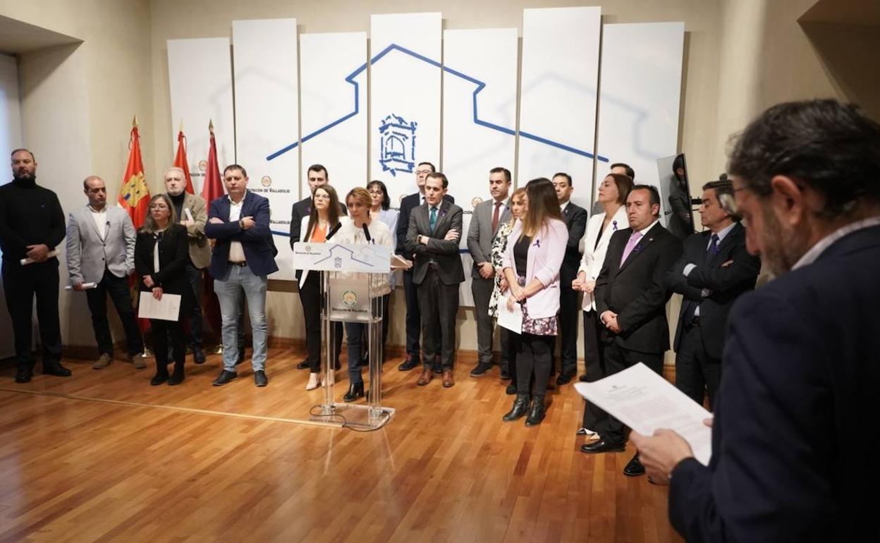 Acto institucional con la lectura de un manifiesto en la Diputación de Valladolid. 