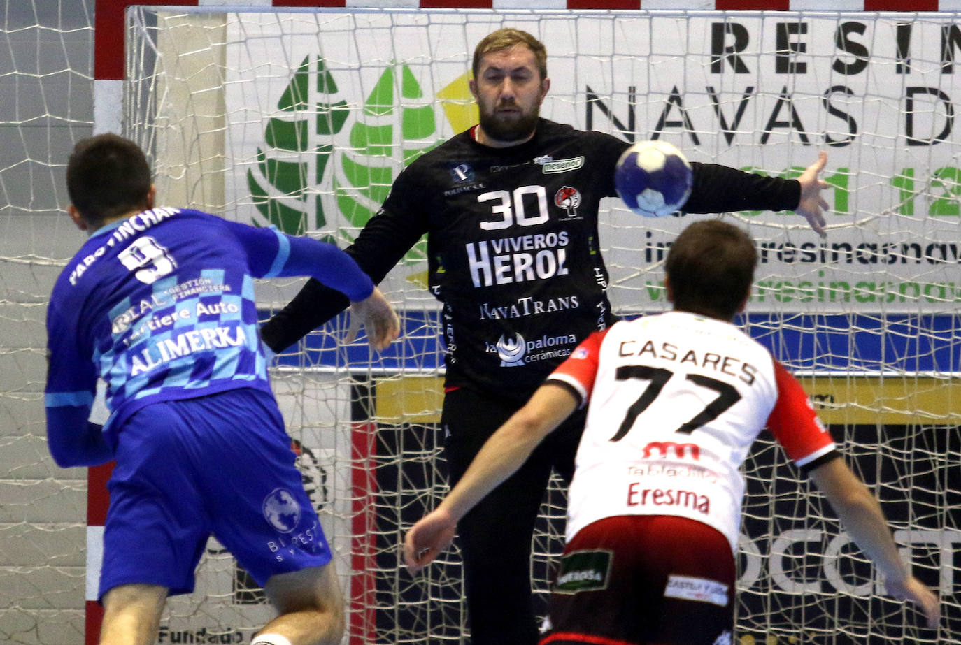 Victoria del Balonmano Nava ante Oviedo. 