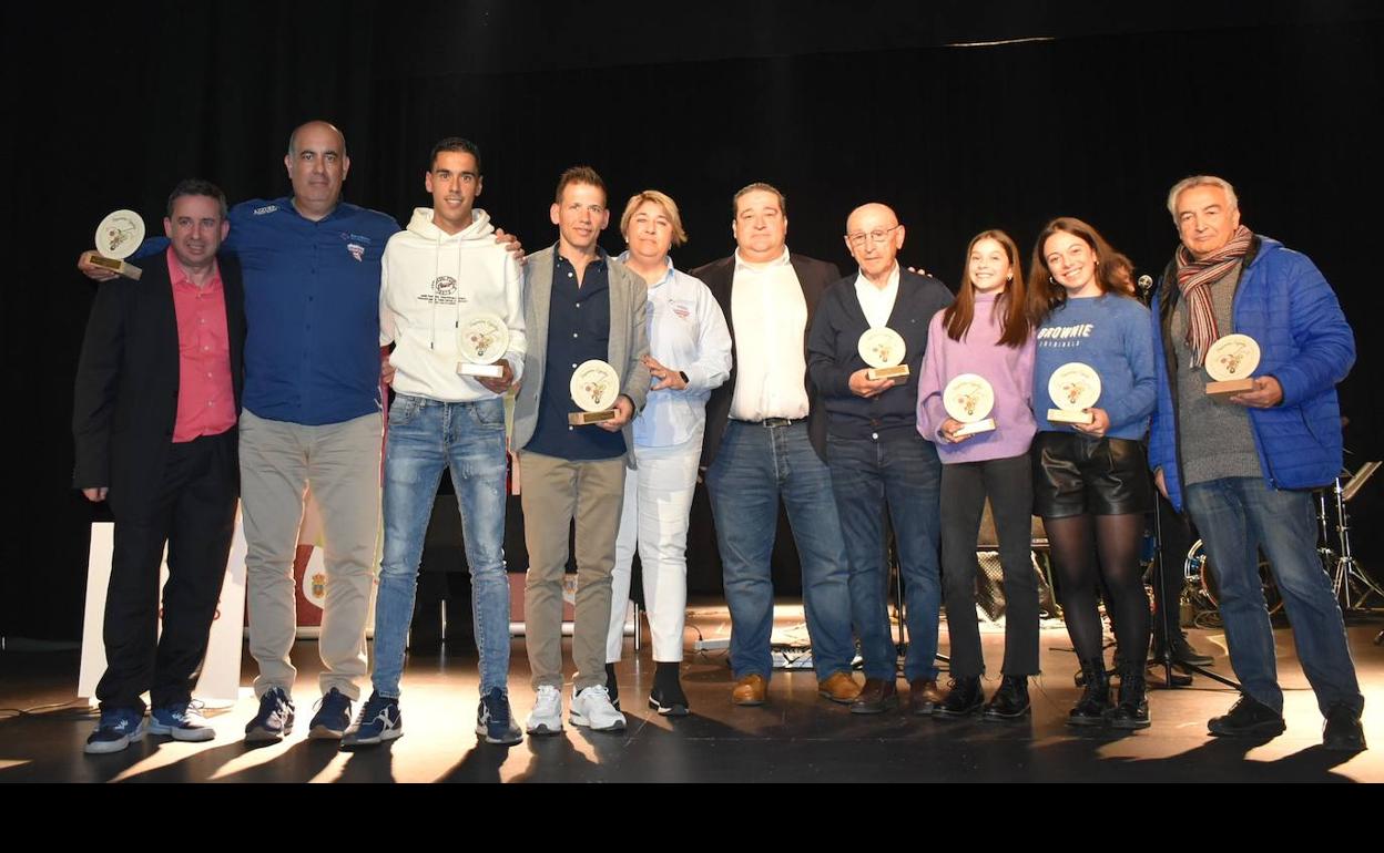 Los deportistas premiados con la corporación municipal 