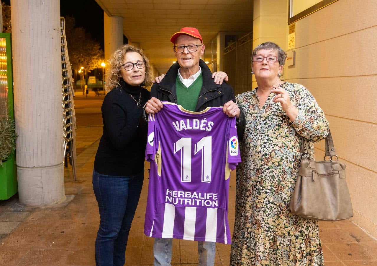 Fotos: Los veteranos del Real Valladolid rinden homenaje a &#039;Fiú&#039; Valdés