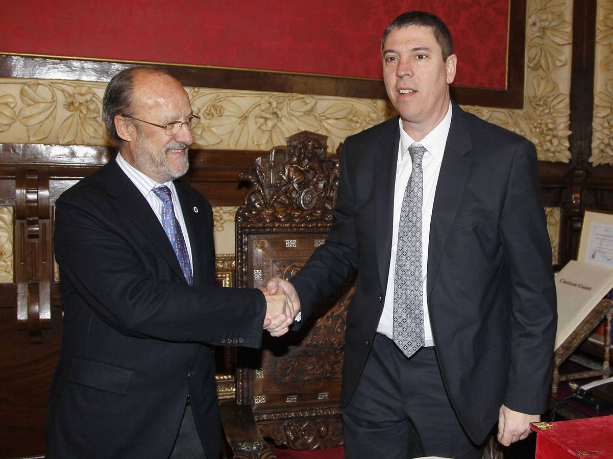 14.02.12 Con el alcalde de Valladolid, Javier León de la Riva, durante una reunión en el Ayuntamiento.