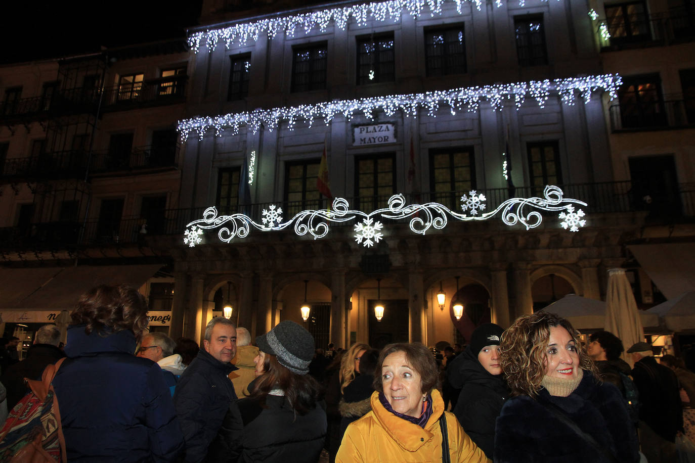 Iluminación navideña en las calles del centro de Segovia.