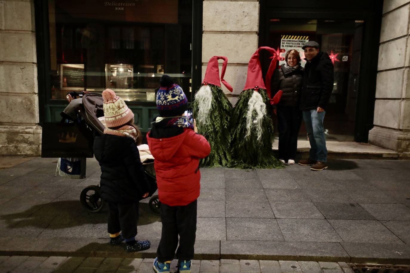 Fotos: Decoración de Navidad en la calle Platerías de Valladolid
