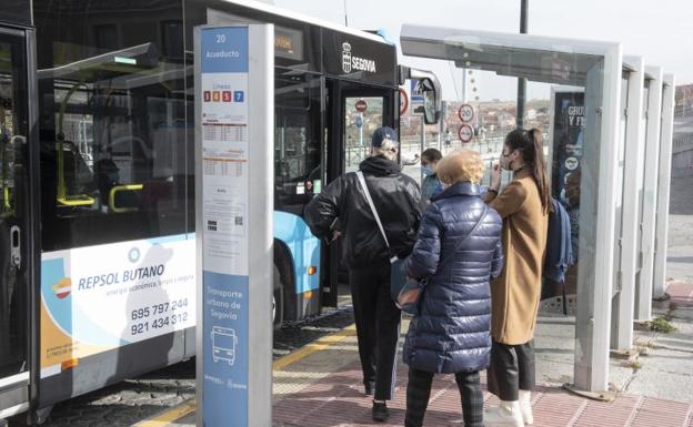 Los autobuses urbanos gastan su último cartucho para evitar la huelga 